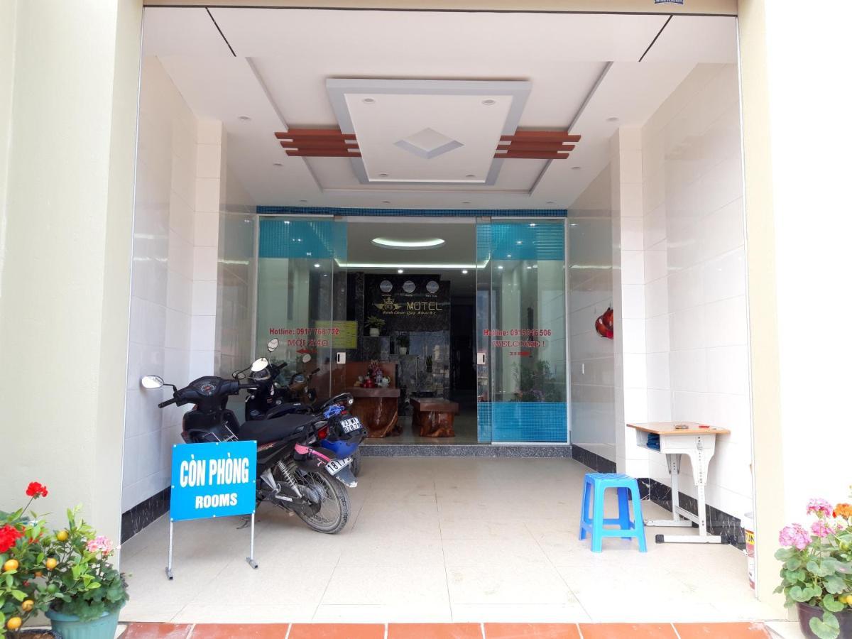 Nha Nghi T&T Hotell Dong Van  Exteriör bild
