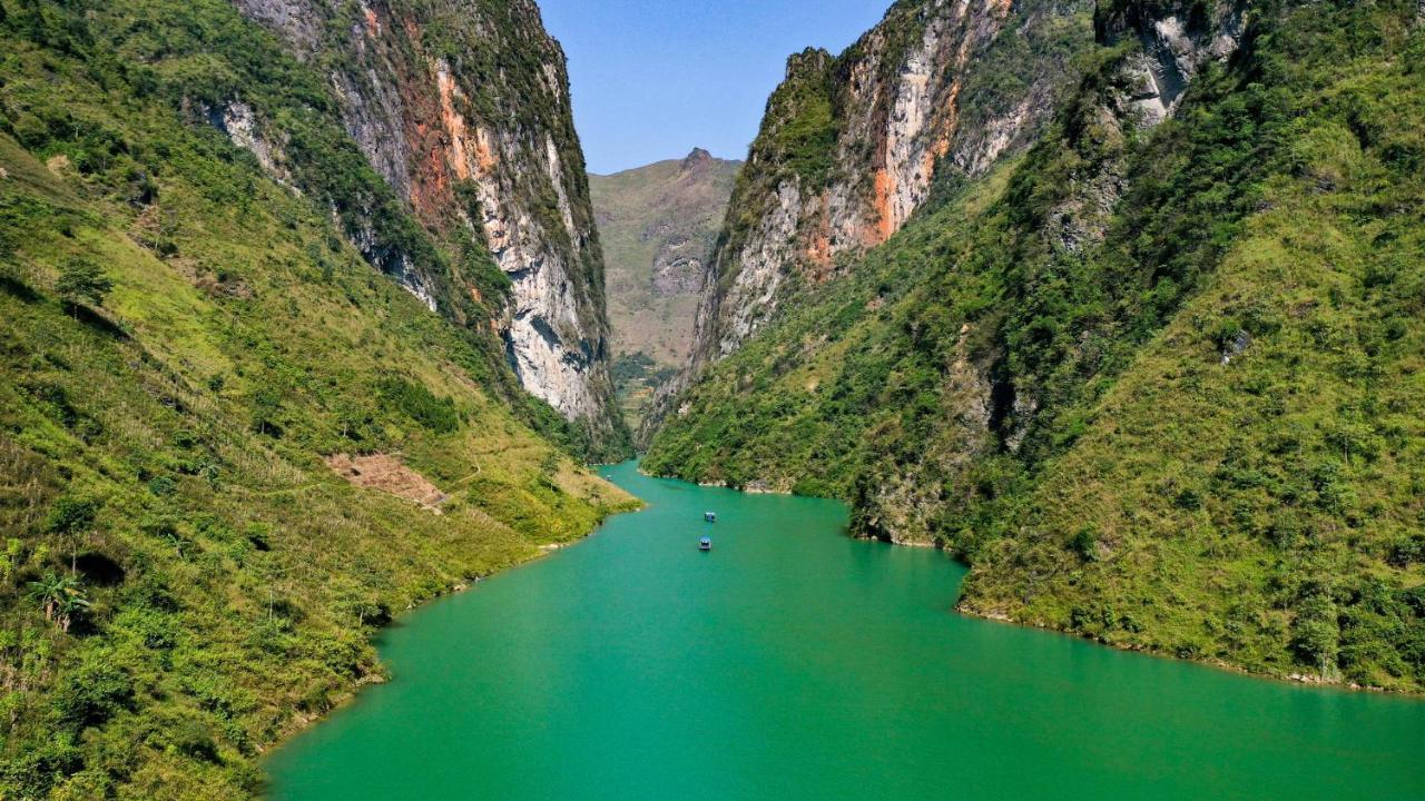 Nha Nghi T&T Hotell Dong Van  Exteriör bild