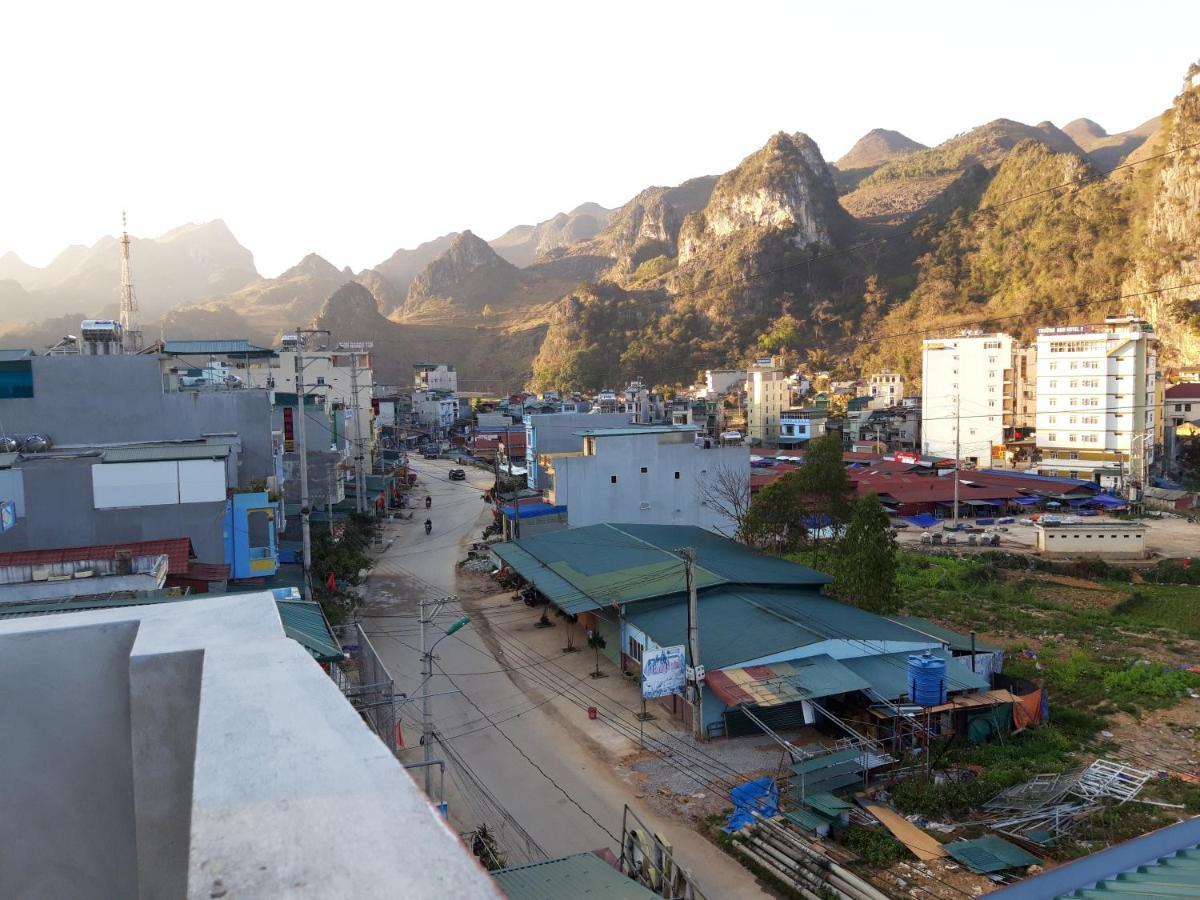 Nha Nghi T&T Hotell Dong Van  Exteriör bild