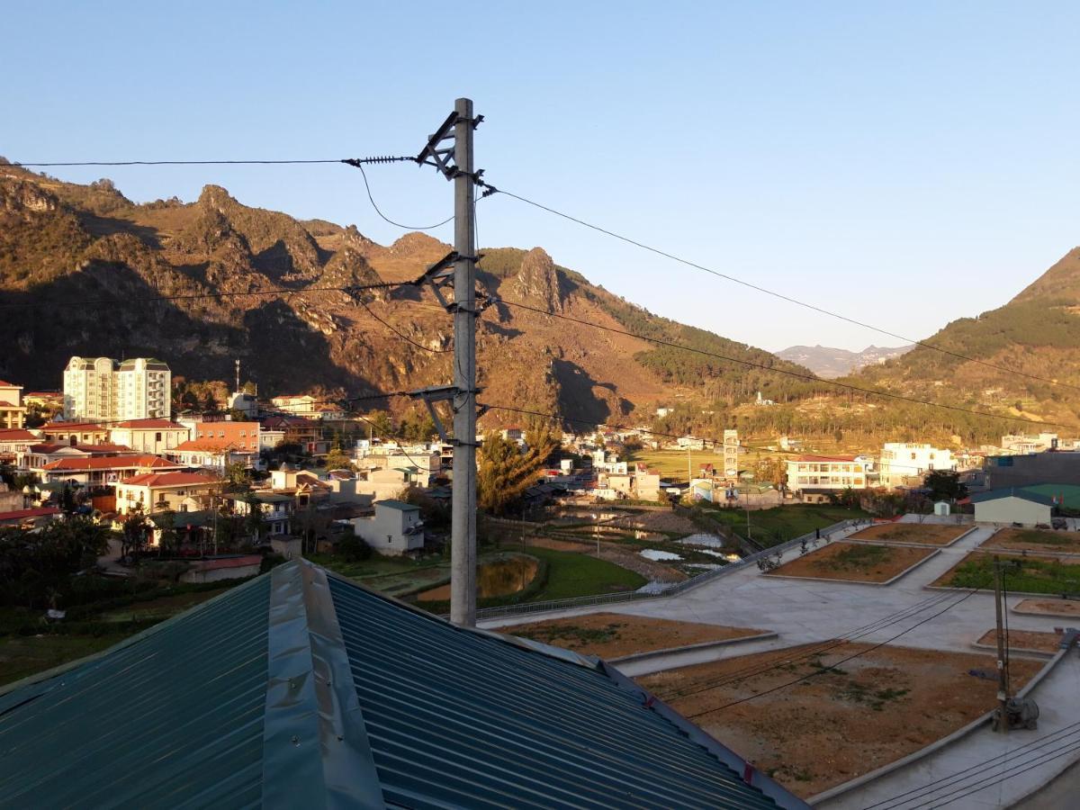 Nha Nghi T&T Hotell Dong Van  Exteriör bild