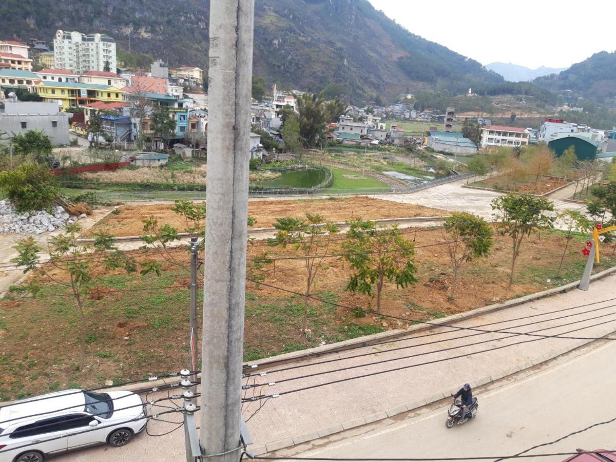 Nha Nghi T&T Hotell Dong Van  Exteriör bild