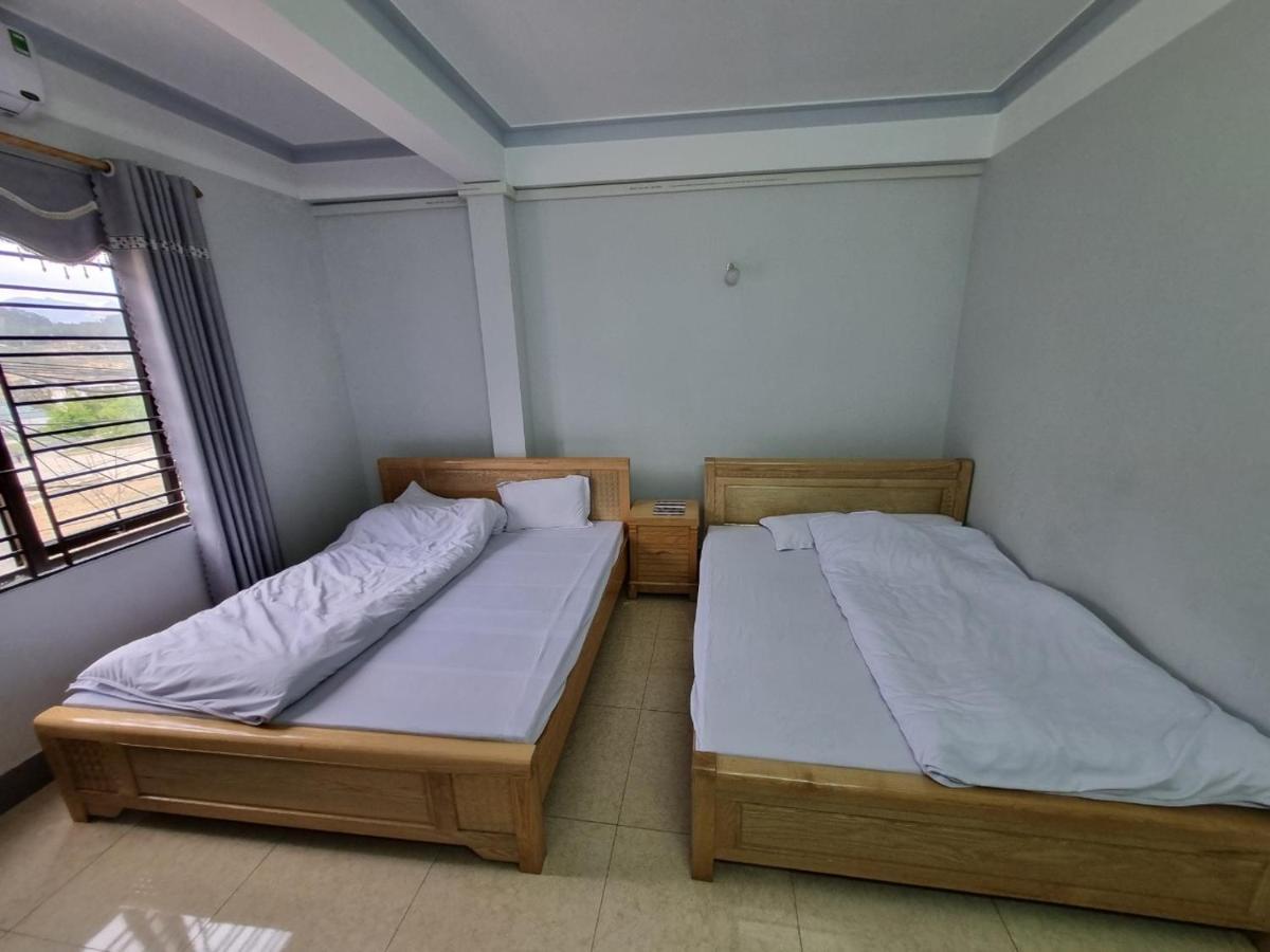 Nha Nghi T&T Hotell Dong Van  Exteriör bild