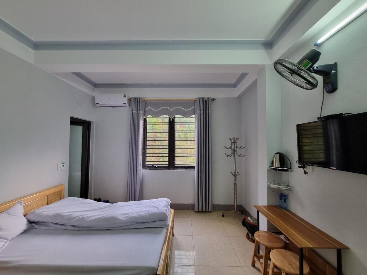 Nha Nghi T&T Hotell Dong Van  Exteriör bild
