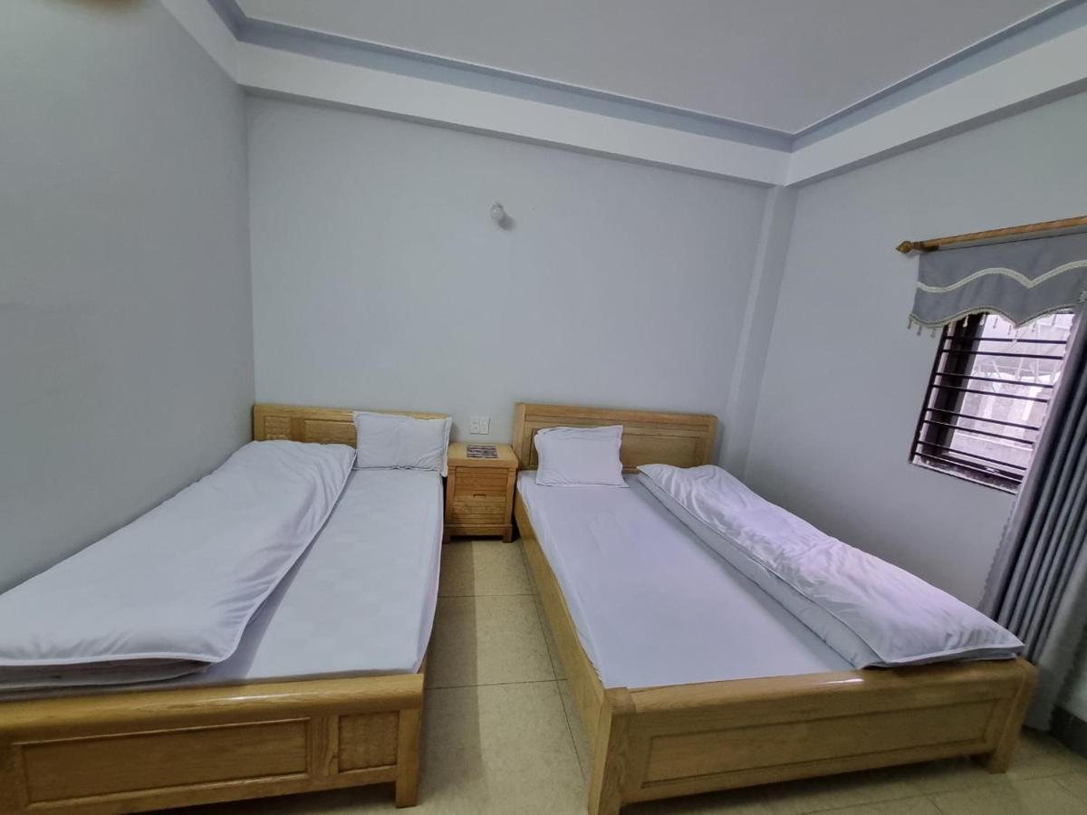 Nha Nghi T&T Hotell Dong Van  Exteriör bild