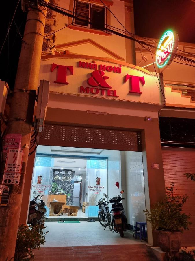 Nha Nghi T&T Hotell Dong Van  Exteriör bild