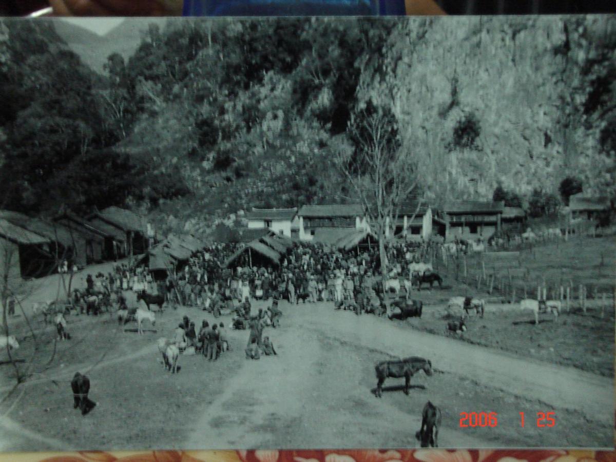 Nha Nghi T&T Hotell Dong Van  Exteriör bild